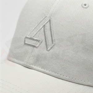 หมวกเบสบอลสีขาว ปักลายสามเหลี่ยมเรขาคณิต ทรงเข้ารูป ป้องกันแสงแดด เหมาะสำหรับผู้ชาย สไตล์ฤดูร้อน วิ่งออกกำลังกาย - Product Image 4