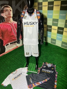 ชุดบาสเก็ตบอลคุณภาพพรีเมียม โพลีเอสเตอร์ 100% รับผลิตตามสั่ง พร้อมเสื้อยืดและกระเป๋าเป้แบบกำหนดเองได้ - Product Image 2