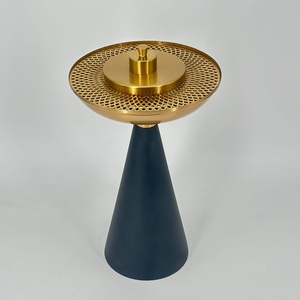 เตาเผาเครื่องหอมทรงกรวยโลหะแบบอาหรับ ทำด้วยมือ พร้อมลายตาข่ายด้านบน ใช้สำหรับใส่ก้านไม้หอมแบบพกพา เหมาะสำหรับบ้านสไตล์ตะวันออกกลางที่หรูหรา - Product Image 5