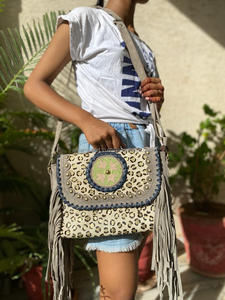 Bolso con flecos de cuero estilo bohemio, bolso de hombro de estilo occidental con flecos y estampado Animal - Product Image 3