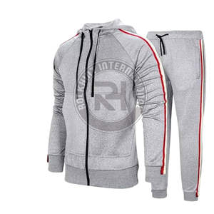 ชุดวอร์มผ้าโพลีเอสเตอร์ผสมคอตตอนเน้นความสบาย เนื้อผ้านุ่มทนทาน เหมาะสำหรับออกกำลังกาย ฟิตเนส วิ่งจ๊อกกิ้ง และกิจกรรมประจำวัน - Product Image 1