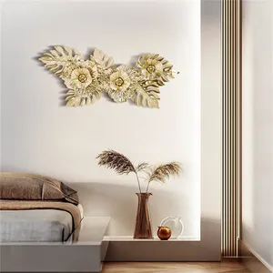 Sculpture murale géométrique en métal plaqué or Daystar Trade, art moderne, décoration intérieure, forme rectangulaire, ensemble multi-pièces, mariage - Product Image 3