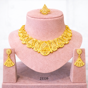 Ensemble collier et boucles d'oreilles pour femme en alliage de zinc plaqué or et argent 24 carats, style vintage classique, avec pierres en zircon - Cadeau d'anniversaire - Product Image 6