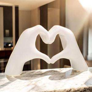Escultura de Manos en Forma de Corazón de Metal con Acabado Dorado, Perfecta para Decoración Moderna del Hogar, Encimera de Cocina, Exhibición en Hoteles y Restaurantes - Product Image 6