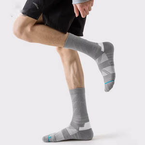 Chaussettes de sport en coton de bambou tricotées thermiques de haute qualité pour hommes et jeunes, design personnalisé, antibactériennes, rembourrées, pour le camping en plein air - Product Image 6
