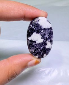 Lepidolita natural de alta calidad en cabujón, formas mixtas, venta al por mayor, piedras preciosas sueltas para la fabricación de pendientes, colgantes y anillos de plata hechos a mano. - Product Image 3