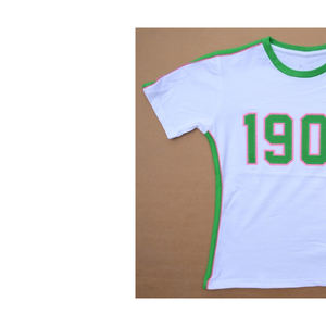 Camiseta ALPHA PHI ALPHA Verano 2026 1908, Cuello Redondo Griego con Diseño Personalizado, Logotipo Bordado en Chenilla, Blanco y Verde - Product Image 3