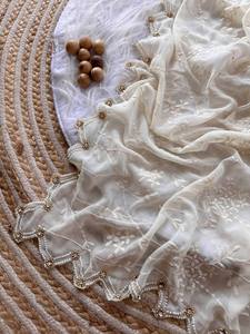 Mejor precio de mercado en oferta exclusiva: Sari de seda con hermoso diseño, hecho a mano y con bordados, ideal para bodas. - Product Image 2