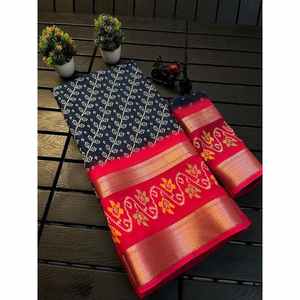 ATRACTIVE GEORGETTE SILK GOLD BORDER CON BANDHEJ Y LEHRIYA PRINT WORK SAREE CON BLUSA DESCOSTADA NEGRO - Product Image 1