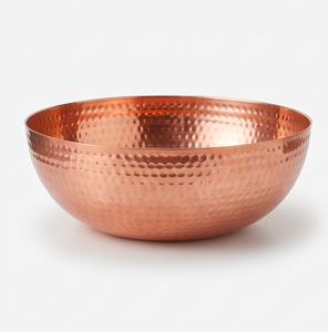 Cuenco de cobre martillado hecho a mano, plato de servir moderno de metal para uso en la cocina, vajilla y restaurantes. - Product Image 1