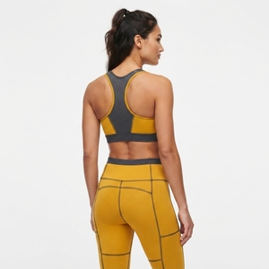 Conjunto Deportivo para Mujer, Color Amarillo Mostaza Sólido con Logotipo Frontal, Bra Deportivo y Leggings de Cintura Media para Yoga, Gimnasio, Fitness y Entrenamiento - Product Image 3