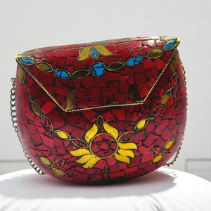 Bolso de mano metálico con pedrería multicolor pintada a mano, ecológico, elegante y con estilo para decoración de bodas y regalos. - Product Image 1