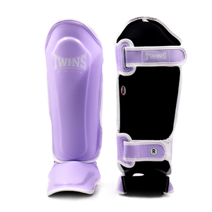 Espinilleras Profesionales de Muay Thai y Kickboxing Twins, Duraderas, Cómodas y Protectoras, de Cuero PU Morado Claro, para MMA y Boxeo - Product Image 1