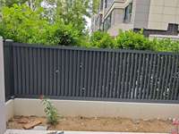 Clôture en aluminium imperméable personnalisable facile à installer pour jardin et cour