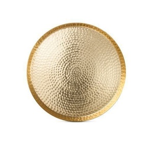 Assiettes de présentation rondes en laiton Signature pour table à manger – Élégantes pour mariages, banquets et événements – Présentation raffinée - Product Image 1