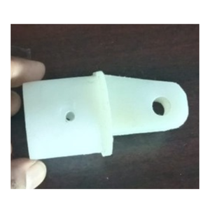 Support de charnière en plastique blanc moulé Sri Sankarra, clip de fixation à double trou pour quincaillerie de capot, Tamil Nadu - Product Image 1