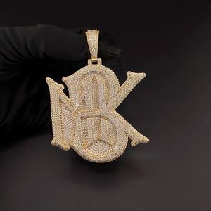 Colgante de Plata 925 Personalizado con Letra y Nombre, Estilo Hip Hop, con Moissanita VVS Iced Pass, Certificado IGI, Engaste de Garra, Estilo Estrella de Rapero para Hombre - Product Image 4