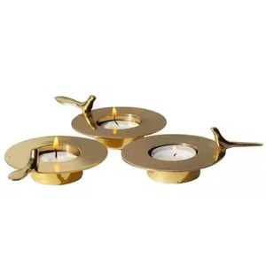 Portavelas Metálico de Lujo para Decoración Navideña, Ideal para la Presentación de la Mesa Festiva - Product Image 1