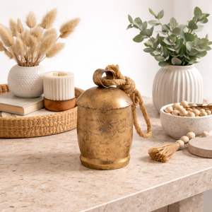 Portavelas Decorativo de Metal Vintage con Asa de Cuerda y Tapa Segura, para Velas de Larga Duración, Realza el Ambiente Rústico del Hogar, Ideal para Regalo - Product Image 1