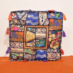 Cojines de suelo bohemios Funda de cojín decorativa Sari Patchwork Cojín - Product Image 4