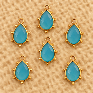 Colgante de Calcedonia Azul Pera Facetada de 8x12mm con Engaste Bañado en Oro para Fabricación de Joyas - Product Image 6