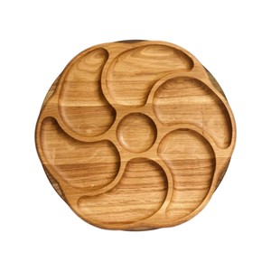 Bandeja redonda de madera con forma de flor, dividida en 6 compartimentos, de madera de acacia, para servir aperitivos, nueces, frutas y charcutería, al por mayor. - Product Image 1