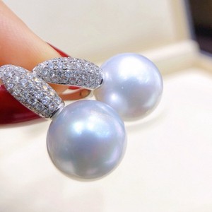 Boucles d'oreilles à boucle en perle tendance à la vente chaude Simples polyvalentes et élégantes pour femmes - Product Image 4