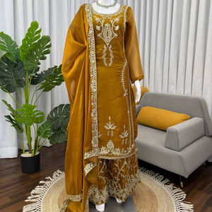 ชุดผ้าไหมปักลายและพลาสโซพร้อมชุด Dupatta - Product Image 1