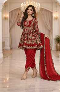 ชุดเดรสสีชมพูฟูเชียสไตล์ชนเผ่าอัฟกานิสถาน ประดับด้วยงานกระจกสีทองลวดลายประณีตและตกแต่งด้วยหิน เหมาะสำหรับสวมใส่ในชีวิตประจำวัน - Product Image 3