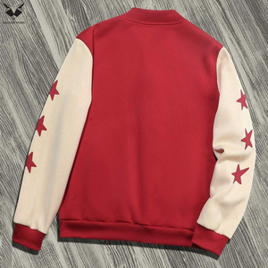 Chaqueta Varsity Roja Vintage con Parches de Estrellas, Chaqueta Letterman con Bordado Personalizado, Chaqueta Bomber de Forro Polar para Hombre, Estilo Urbano - Product Image 2