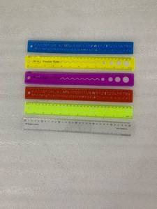 Regla Flexible de 30 cm, Herramienta de Medición de Plástico Colorida con Números del Alfabeto - Product Image 3