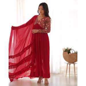 Conjunto de Kurta con Bordado Rojo Corte Naira de Aayna Clothing, Talla XS, 700g - Product Image 3