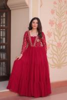 Costume Anarkali prêt-à-porter en faux georgette avec broderie et travail de sequins