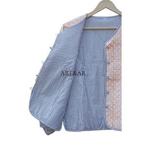 Veste matelassée confortable pour femmes, tricotée, imprimée, 100% coton biologique, boutonnière, fabrication artisanale indienne, design floral élégant vintage - Product Image 5