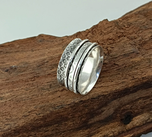 Wholesale Shree Jaipur <b>Silver</b> 925 Sterling <b>Silver</b> Amethyst Bezel Setting Honeycomb Textured Double Spinning <b>Band</b> <b>Ring</b> - Product Image 5