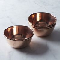 Bol de service classique en cuivre poli, finement travaillé et durable, à texture riche, idéal pour les réceptions et la décoration élégante de la maison