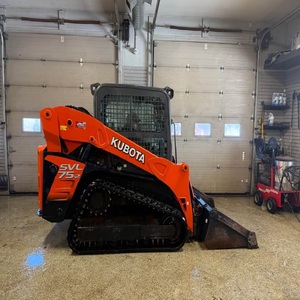 Chargeuse sur chenilles Kubota SVL75-2 avec une puissance de 75 kW et un moment de charge élevé pour la manutention des matériaux et les opérations agricoles - Product Image 6
