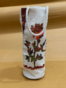 Bolsa Porta Botellas Hecha a Mano con Cuentas y Bordado Floral, Mini Bolso Tipo Tote con Cordón, Porta Vino Decorativo, Bolso de Regalo - Product Image 3