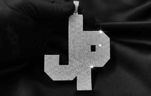 จี้ห้อยคอเงินแท้ 925 ดีไซน์หรูหราแบบฮิปฮอป ประดับเพชรโมอิสซาไนต์เต็มตัว ชุบโรเดียม/ทอง  พร้อมตัวอักษรย่อตามสั่ง - Product Image 2