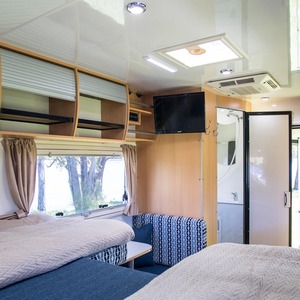 Remolque de Viaje Tipo Camper Mini Personalizado de Fábrica 2026, Ligero, Compacto para 2 Personas, Caravana con Espacio de Cocina - Product Image 6