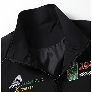 Blouson matelassé noir à capuche et fermeture éclair pour homme, col montant, coupe ample, manteau sportif d'hiver avec badges lettres brodés sur le devant - Product Image 3