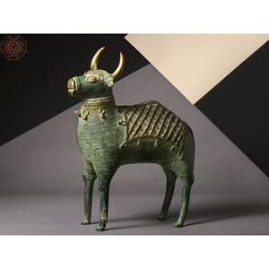 8 pouces fait à la main en laiton Nandi Sculpture Tribal Art Made in India Catégorie de produit Sculptures - Product Image 2