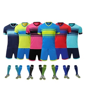 Uniforme de Fútbol Personalizado Unisex, Camiseta con Cuello en V y Rayas, 100% Poliéster, Transpirable, Absorbe la Humedad, para Todas las Temporadas - Product Image 1