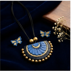 Collier en résine d'art populaire avec pendentif éventail bleu et boucles d'oreilles papillon, cadeau sur le thème des fêtes - Product Image 2
