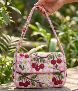 Sac à main personnalisé bleu floral orné de perles, idéal pour les soirées, événements et usage quotidien, avec fermeture magnétique, sac à main brodé floral tendance pour femme - Product Image 5