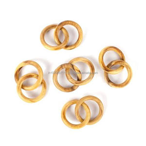 Rond de serviette en bois avec un design minimaliste rustique accessoire de décoration durable fait à la main pour les maisons, les restaurants ou les événements de mariage - Product Image 2