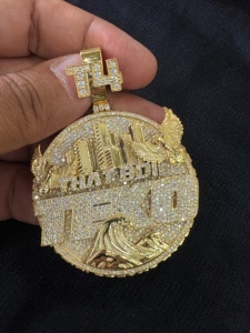 Collar con Colgante Personalizado de Plata 925 con Moissanita de Corte Brillante para Mujer, Estilo Hip Hop, en Oro/Plata/Oro Rosa, Marca Tishya Diamond - Product Image 3