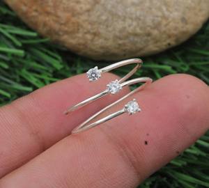 แหวนเงินแท้ 925 ดีไซน์หรูหรา สามชั้น ประดับด้วยเทอร์ควอยซ์ แบบเรียงสามแถว เรียบง่าย สวยงาม เหมาะสำหรับผู้หญิง งานแต่งงาน ขายส่ง - Product Image 1