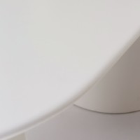 Table à manger en micro-béton Vandana Aureo Novara au design minimaliste moderne