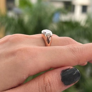 Bague en Moissanite Poire 2 Carats Est-Ouest / Bague de Mariage en Or Massif 14K Sertie Clos / Bague de Fiançailles Solitaire / Cadeau d'Anniversaire - Product Image 3